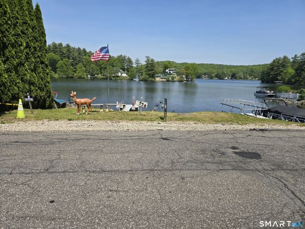 535,538 West Wakefield , Winchester, CT 06098