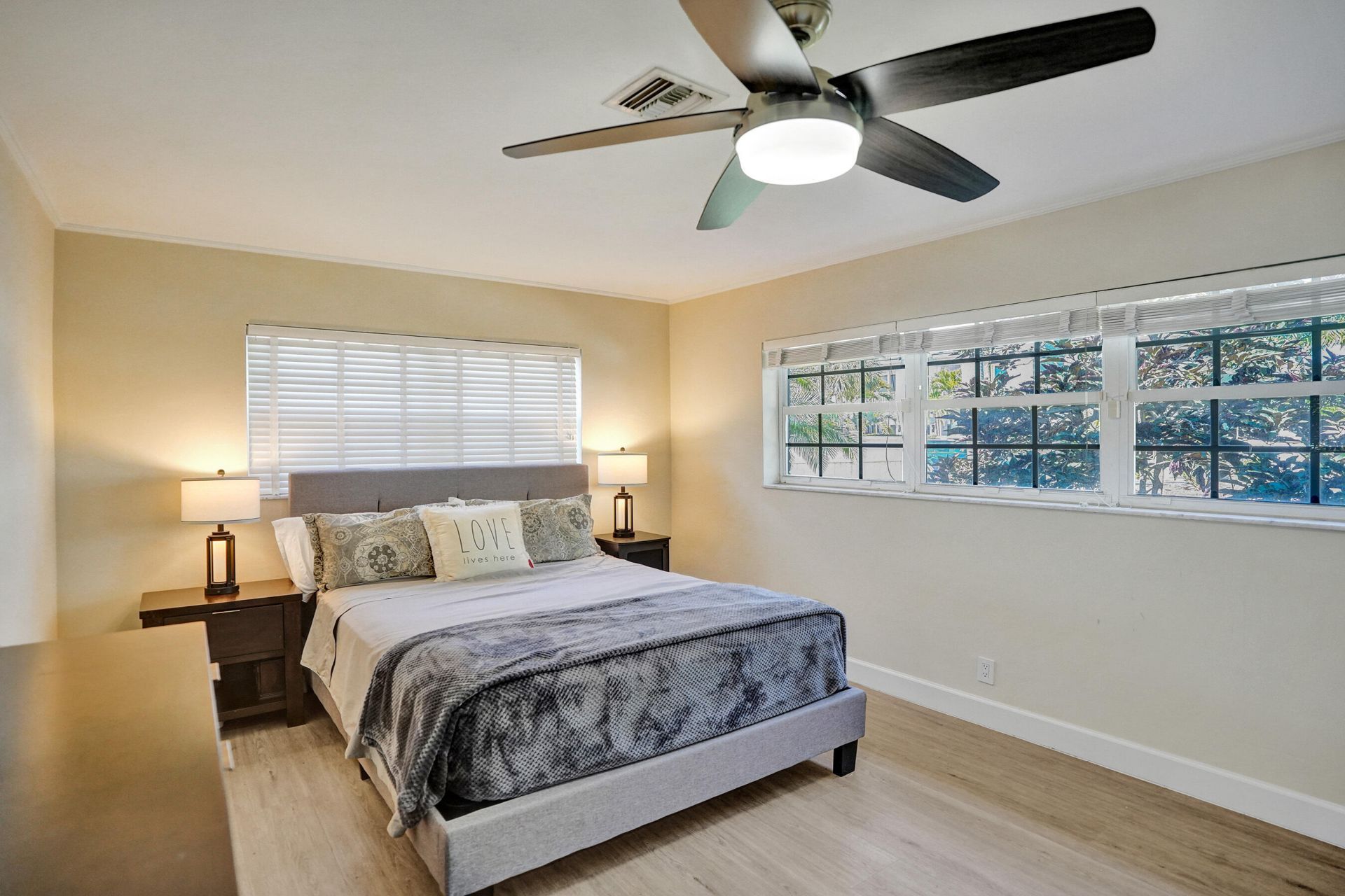 3930 NE 21st Avenue, Fort Lauderdale, FL 33308 Photo