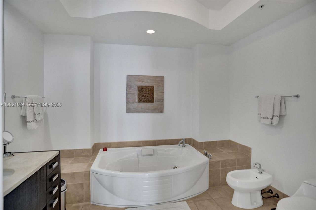 18201 Collins Av , Unit 4108, Sunny Isles Beach, FL 33160 Photo