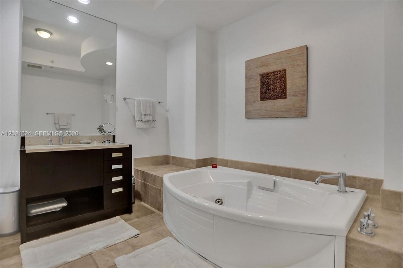 18201 Collins Av , Unit 4108, Sunny Isles Beach, FL 33160 Photo