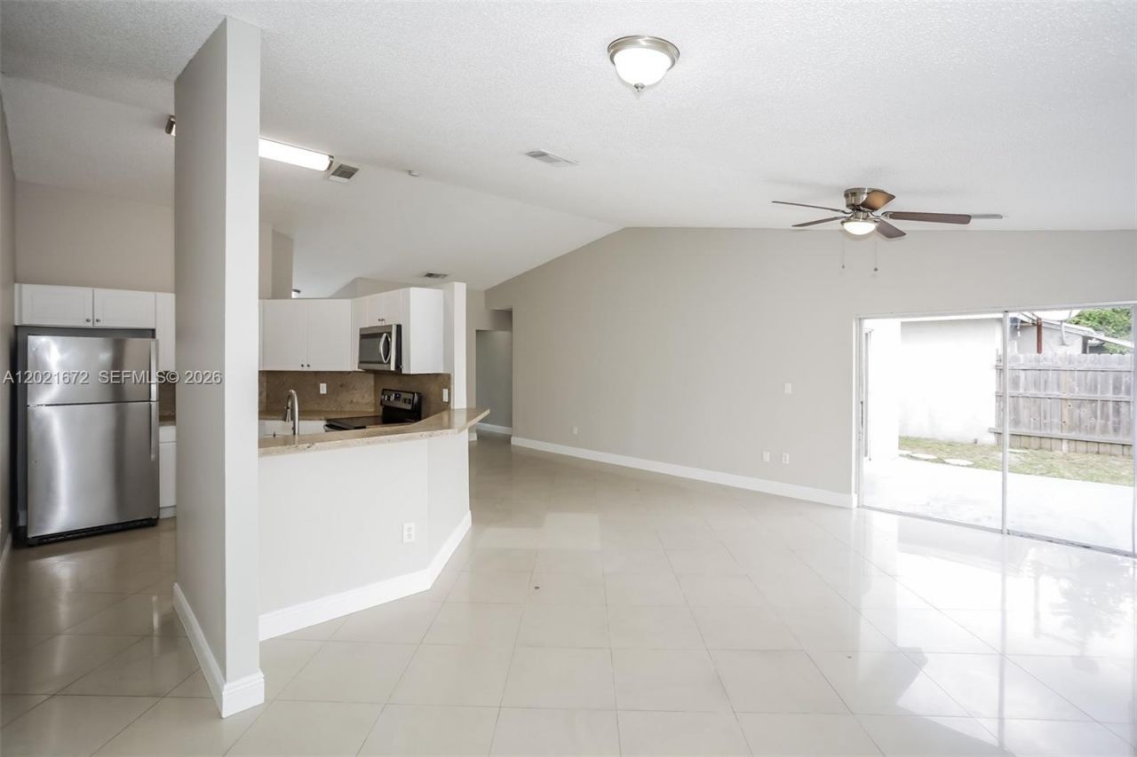 12324 SW 198th St , Miami, FL 33177 Photo
