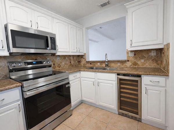 15761 SW 137 ave , Unit 202, Miami, FL 33177