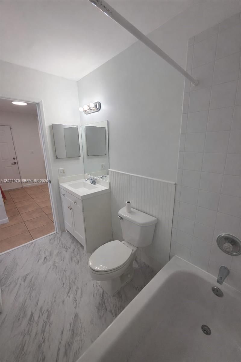 15761 SW 137 Ave, Unit 202, Miami, FL 33177 Photo