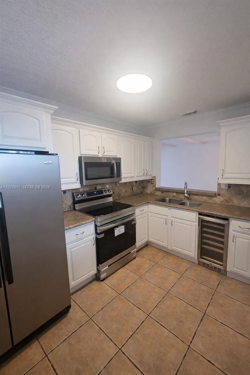 15761 SW 137 Ave, Unit 202, Miami, FL 33177 Photo