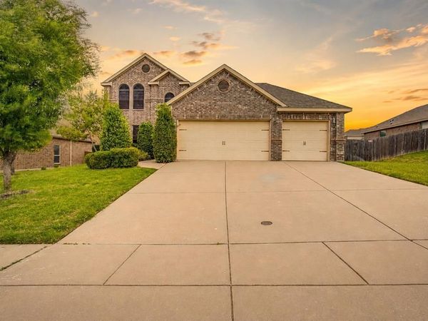1537 Silverstone Drive , Weatherford, TX 76087