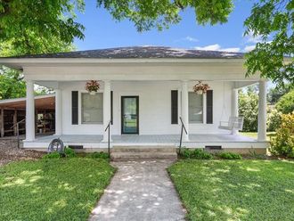 102 S Hogan Street  Holland, TX 76534