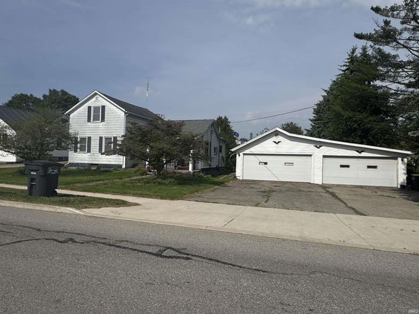 416 S Poplar Street, Lagrange, IN 46761