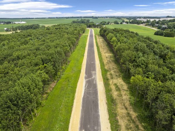 L1 Jay Drive, Dodgeville, WI 53533