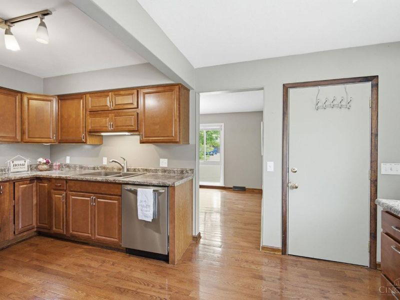 7694 Kennesaw Drive, West Chester, OH 45069 Photo 15