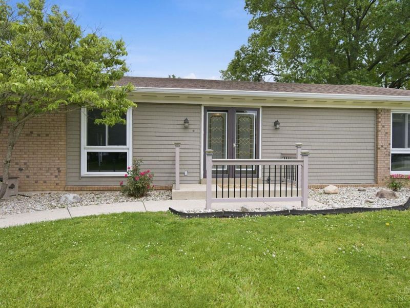 7694 Kennesaw Drive, West Chester, OH 45069 Photo 2