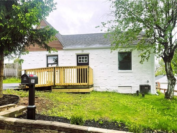 2616 Kenview Dr , New Kensington, PA 15068