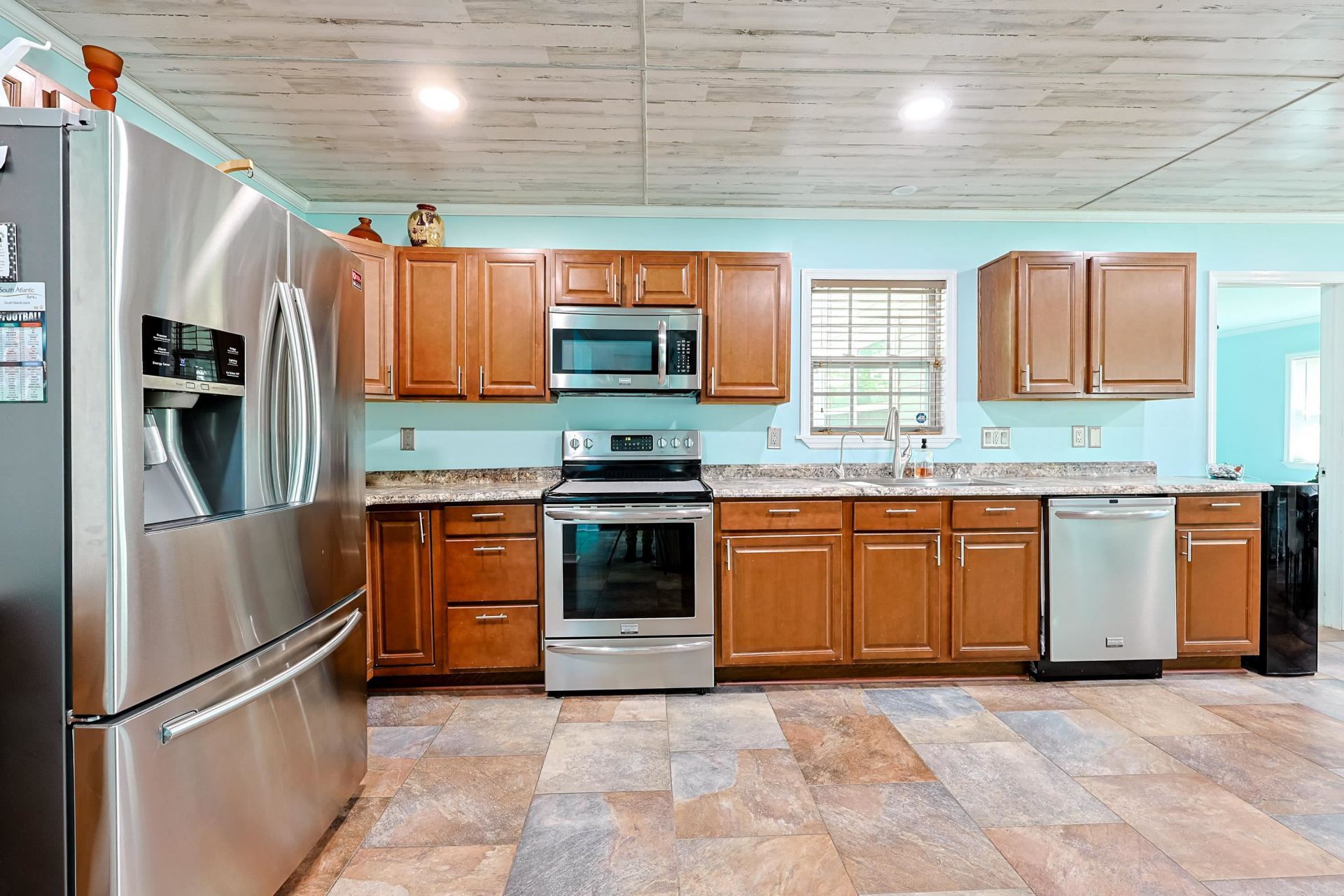 105 Saint Andrews Ct.  Photo 12