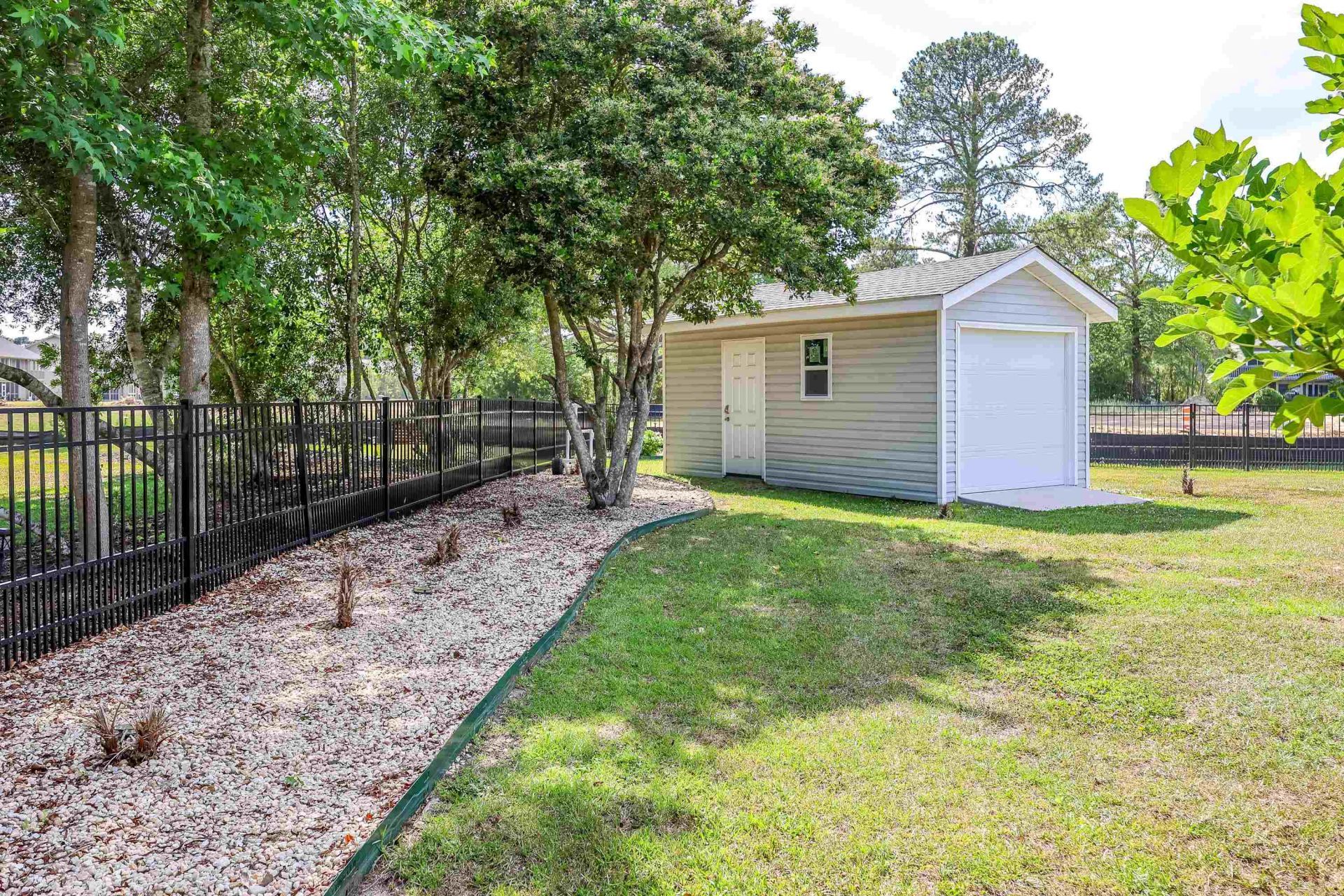 105 Saint Andrews Ct.  Photo 36
