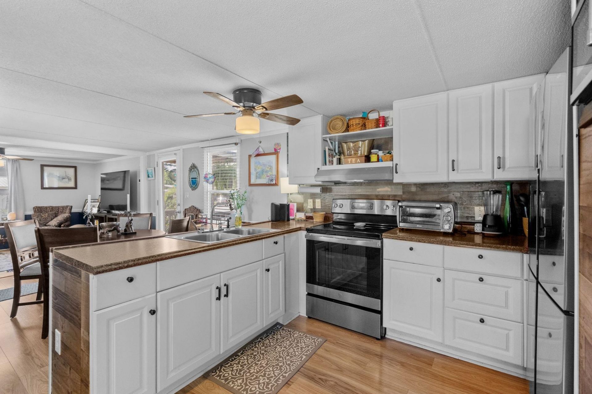 29 Seaway Ln. Photo 13