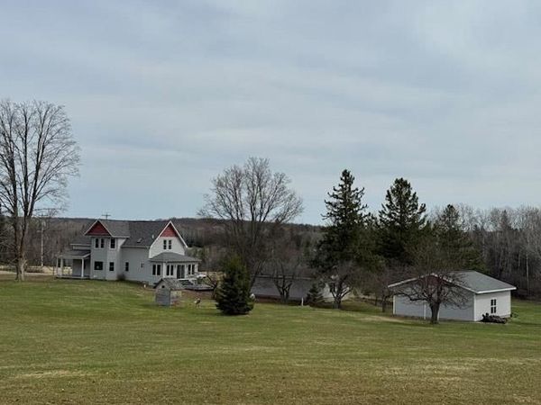 2695 MILLER ROAD, Florence, WI 54121