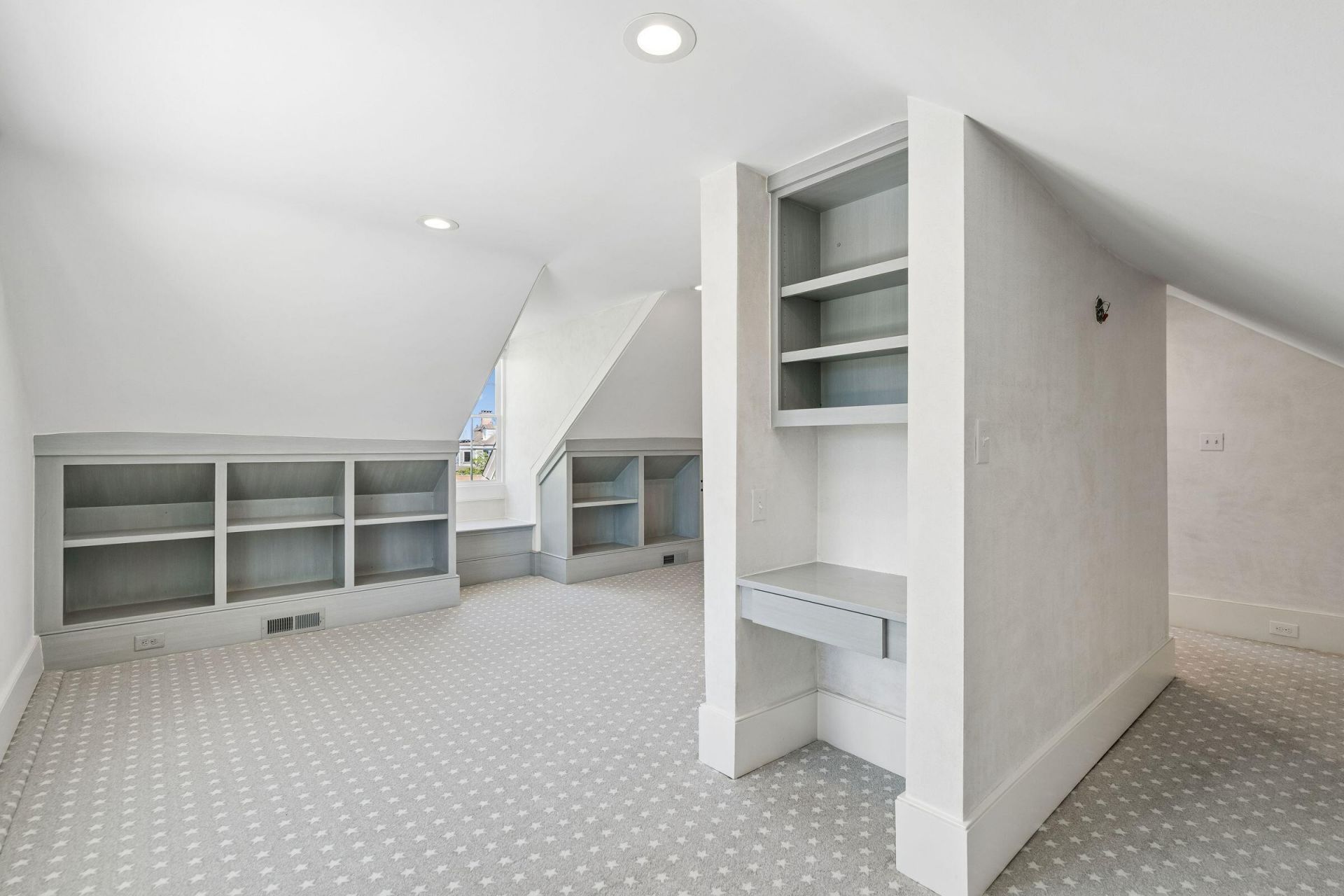 22 Lamboll Street Photo 43