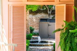 22 Lamboll Street photo 4