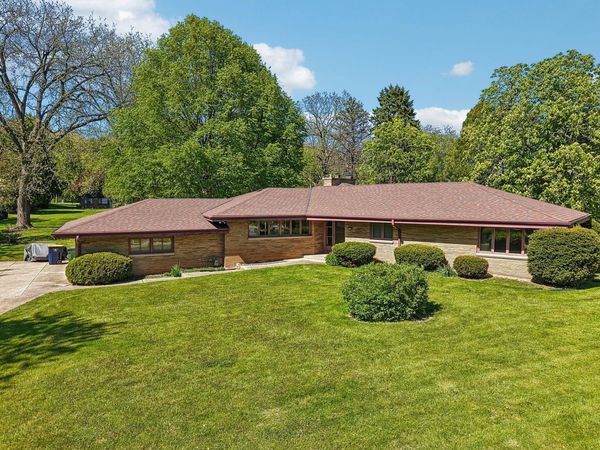 11738 W Hayes Ave, West Allis, WI 53227