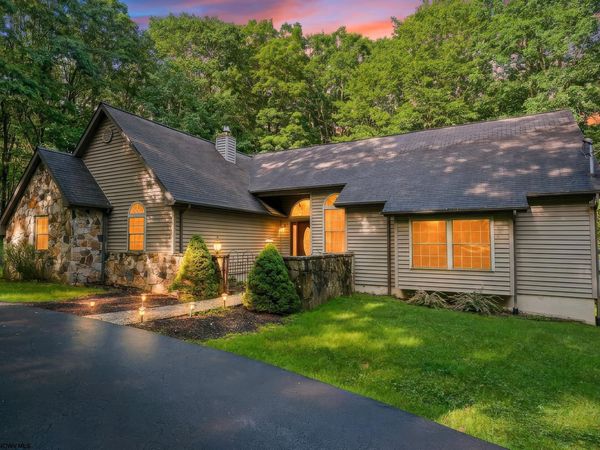 888 E Alpine Drive, Terra Alta, WV 26764