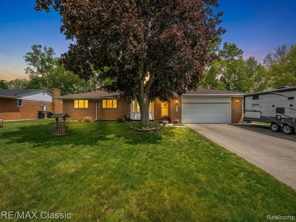 11789 Julia Drive , Green Oak Twp, MI 48189