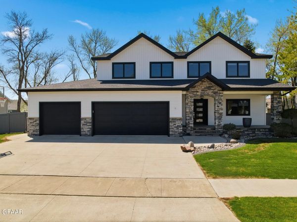 5553 CHARLIE RAY Drive , Grand Forks, ND 58201