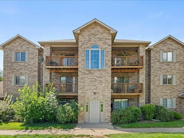 2861 Coral Ct, Unit 103, Coralville, IA 52241