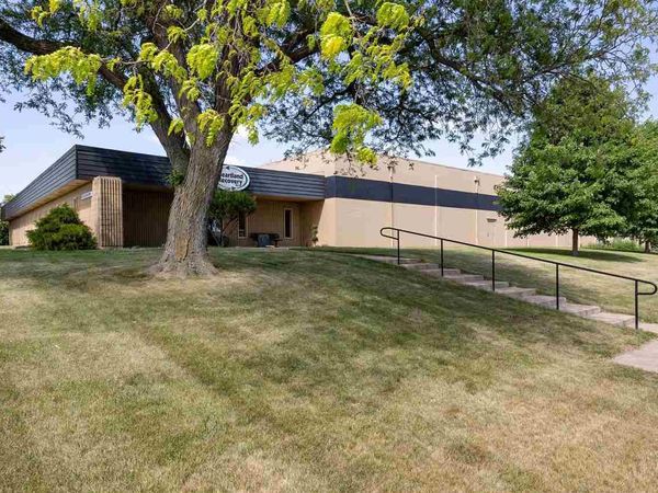 2860 Industrial Park Rd., Iowa City, IA 52240