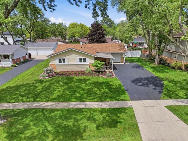 540 Milan Lane, Hoffman Estates, IL 60169