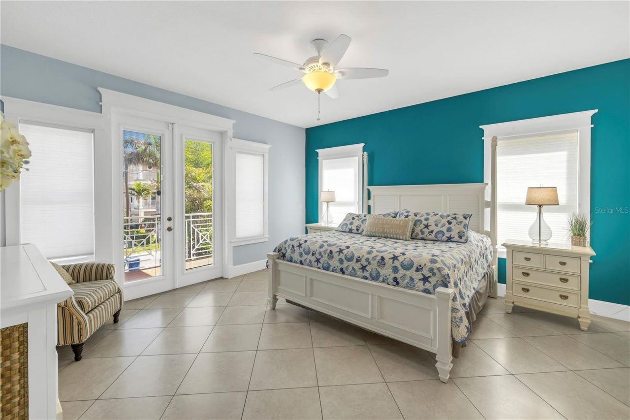 105 4th Street S, Bradenton Beach, FL 34217 Photo