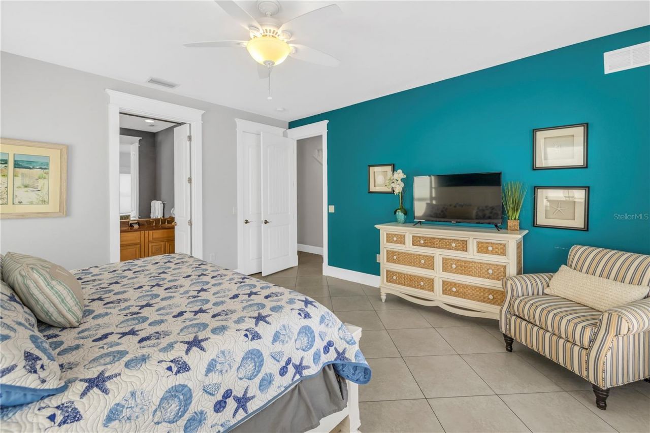 105 4th Street S, Bradenton Beach, FL 34217 Photo