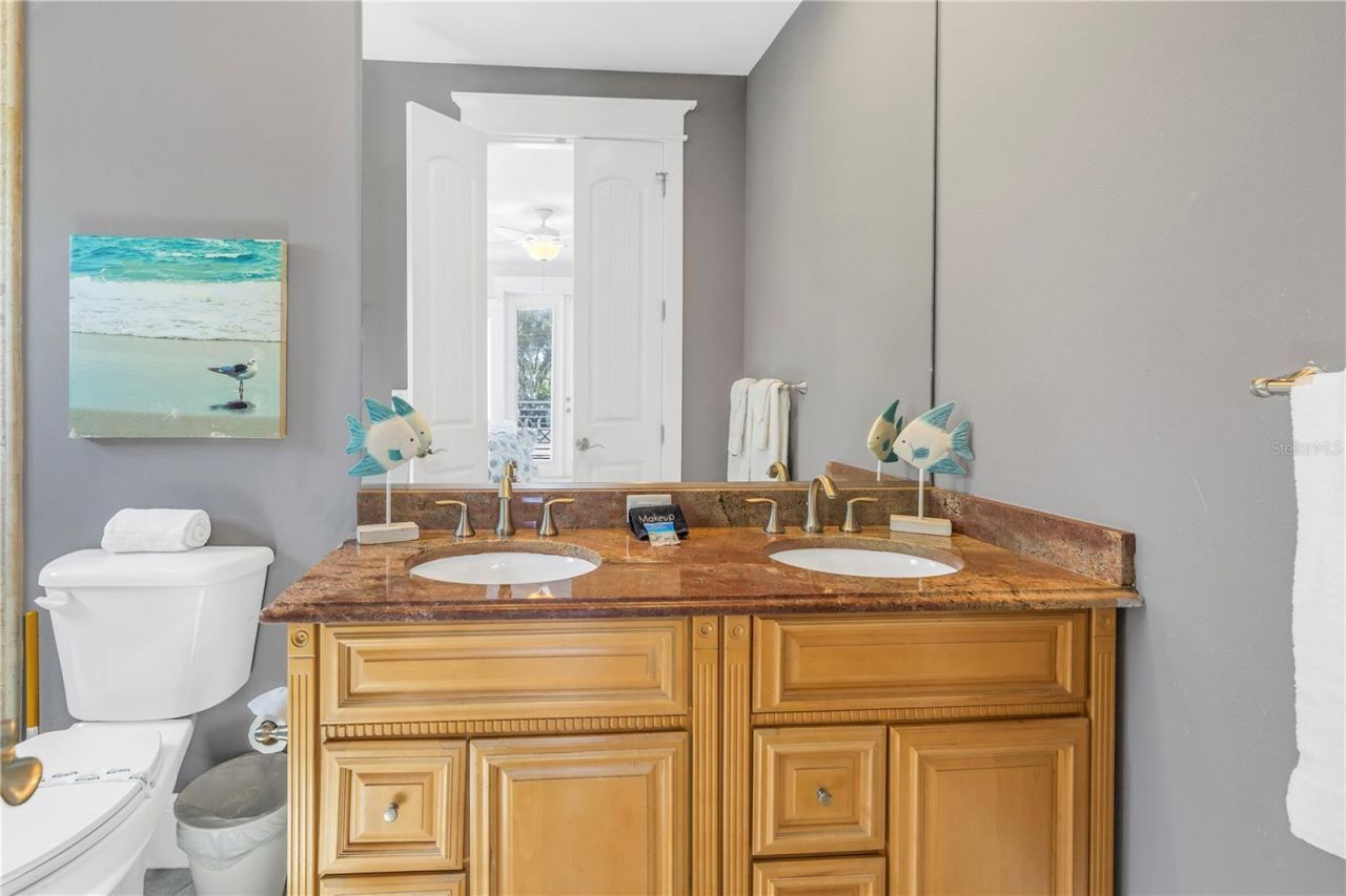 105 4th Street S, Bradenton Beach, FL 34217 Photo