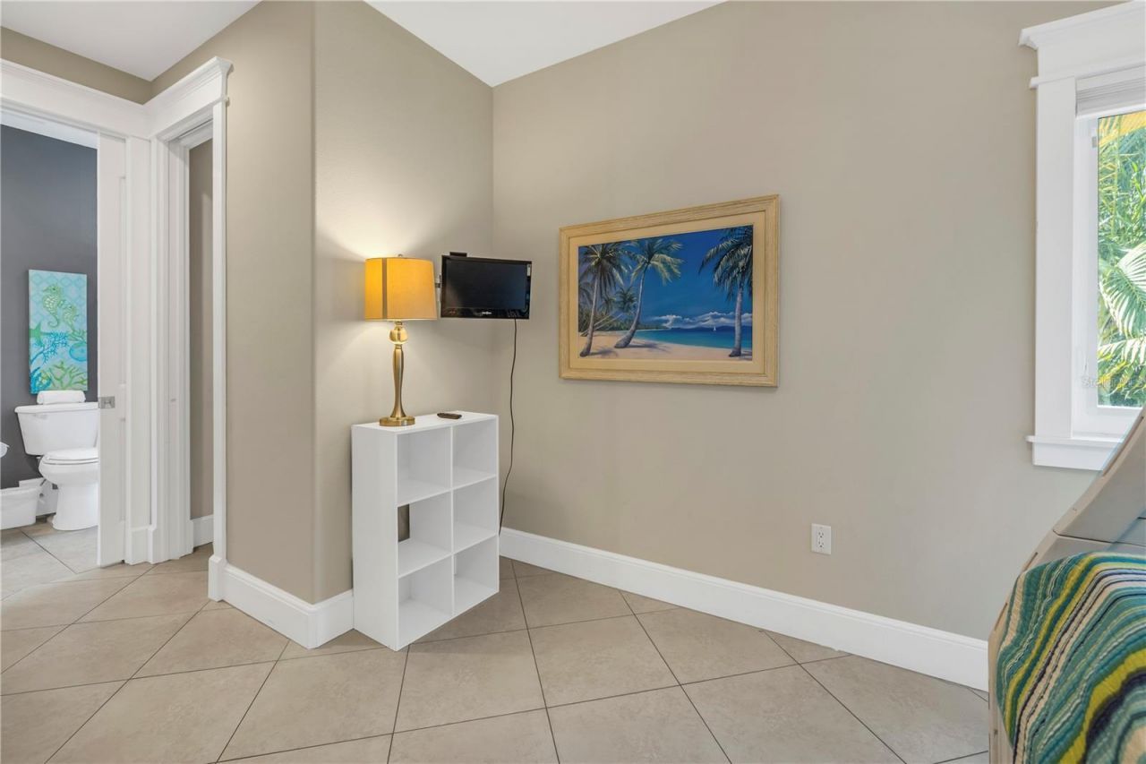 105 4th Street S, Bradenton Beach, FL 34217 Photo