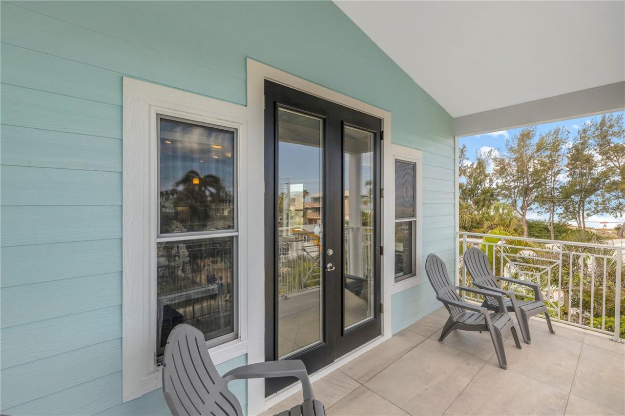 105 4th Street S, Bradenton Beach, FL 34217 Photo