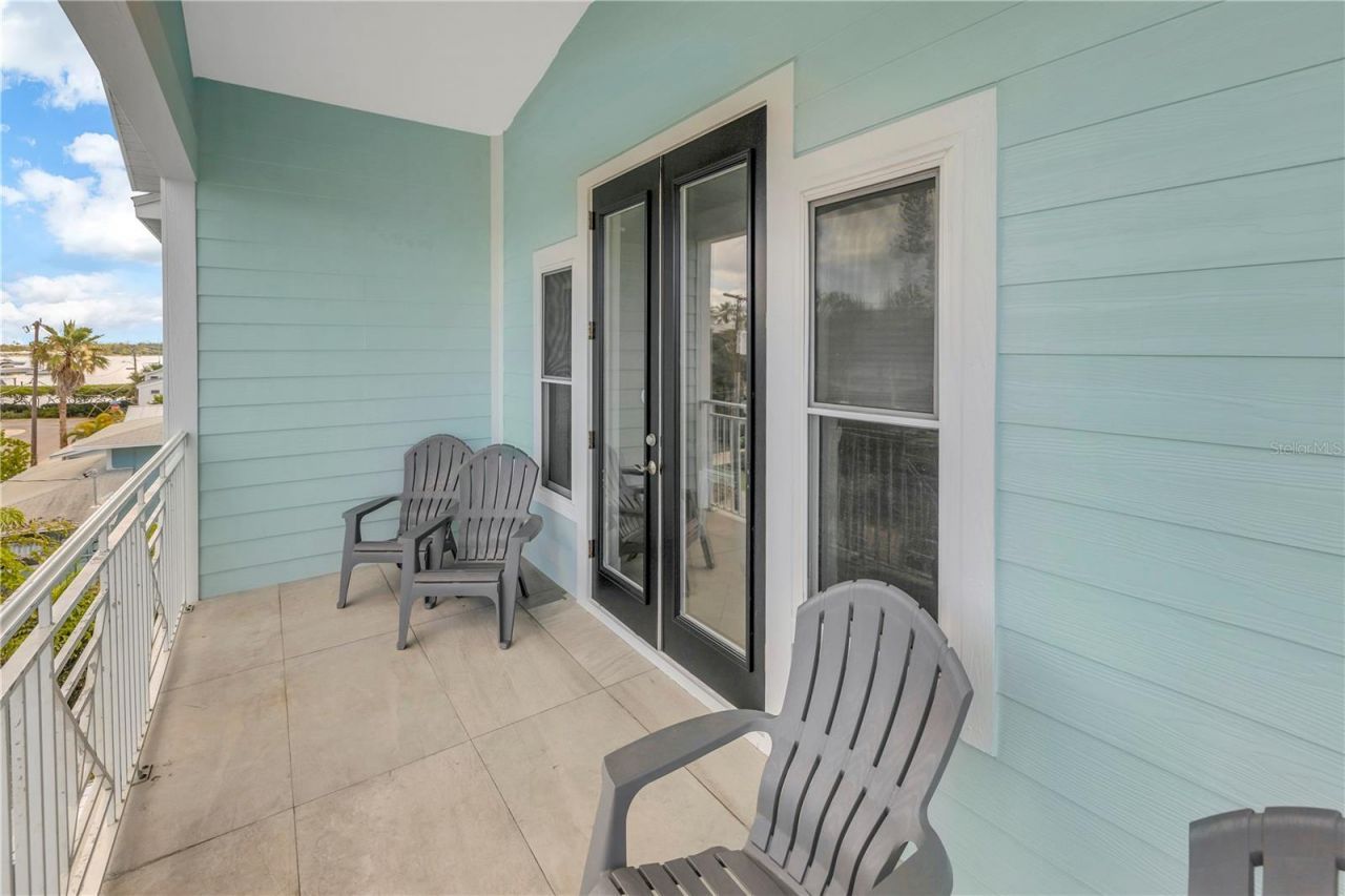 105 4th Street S, Bradenton Beach, FL 34217 Photo