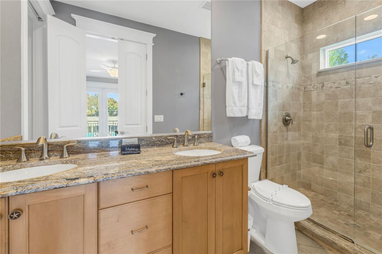 105 4th Street S, Bradenton Beach, FL 34217 Photo