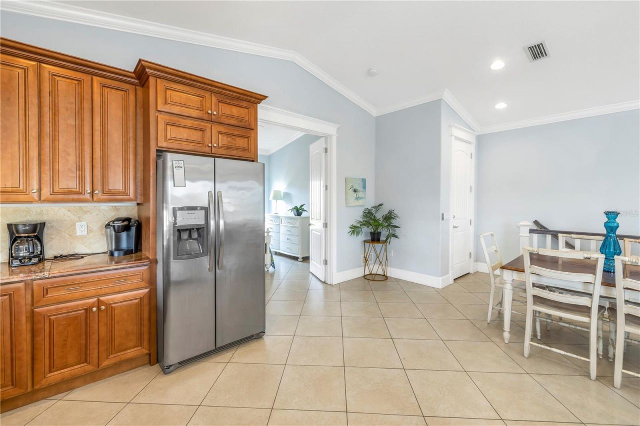 105 4th Street S, Bradenton Beach, FL 34217 Photo
