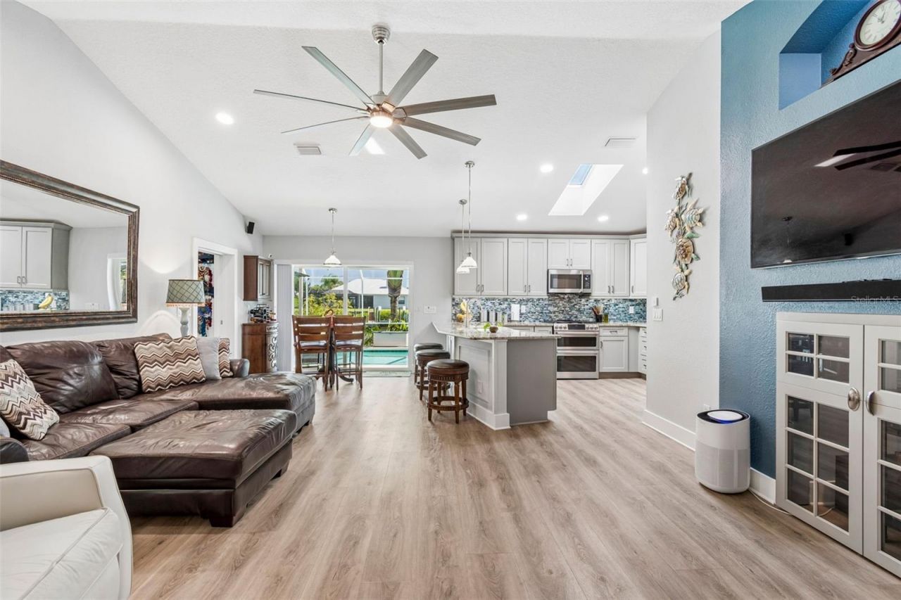 403 Flamingo Drive, Apollo Beach, FL 33572 Photo