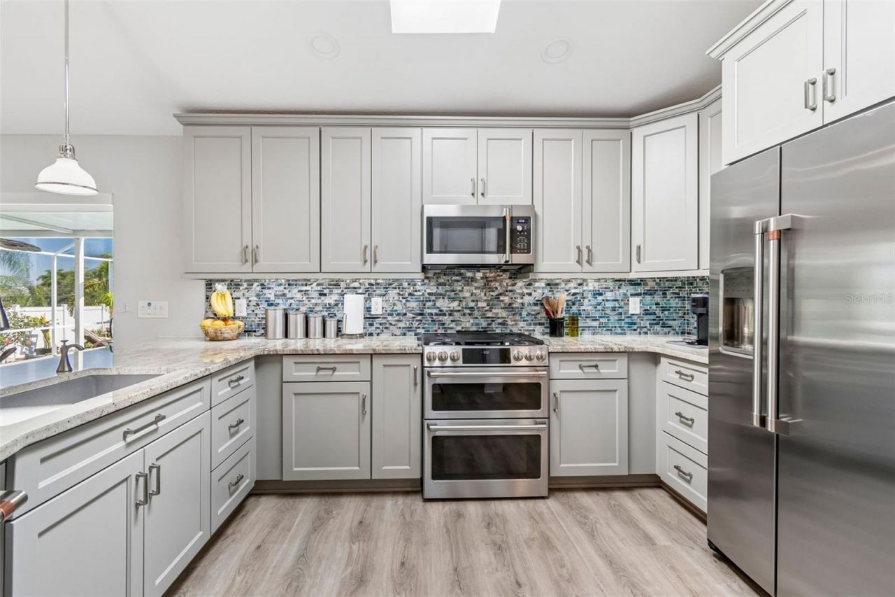403 Flamingo Drive, Apollo Beach, FL 33572 Photo
