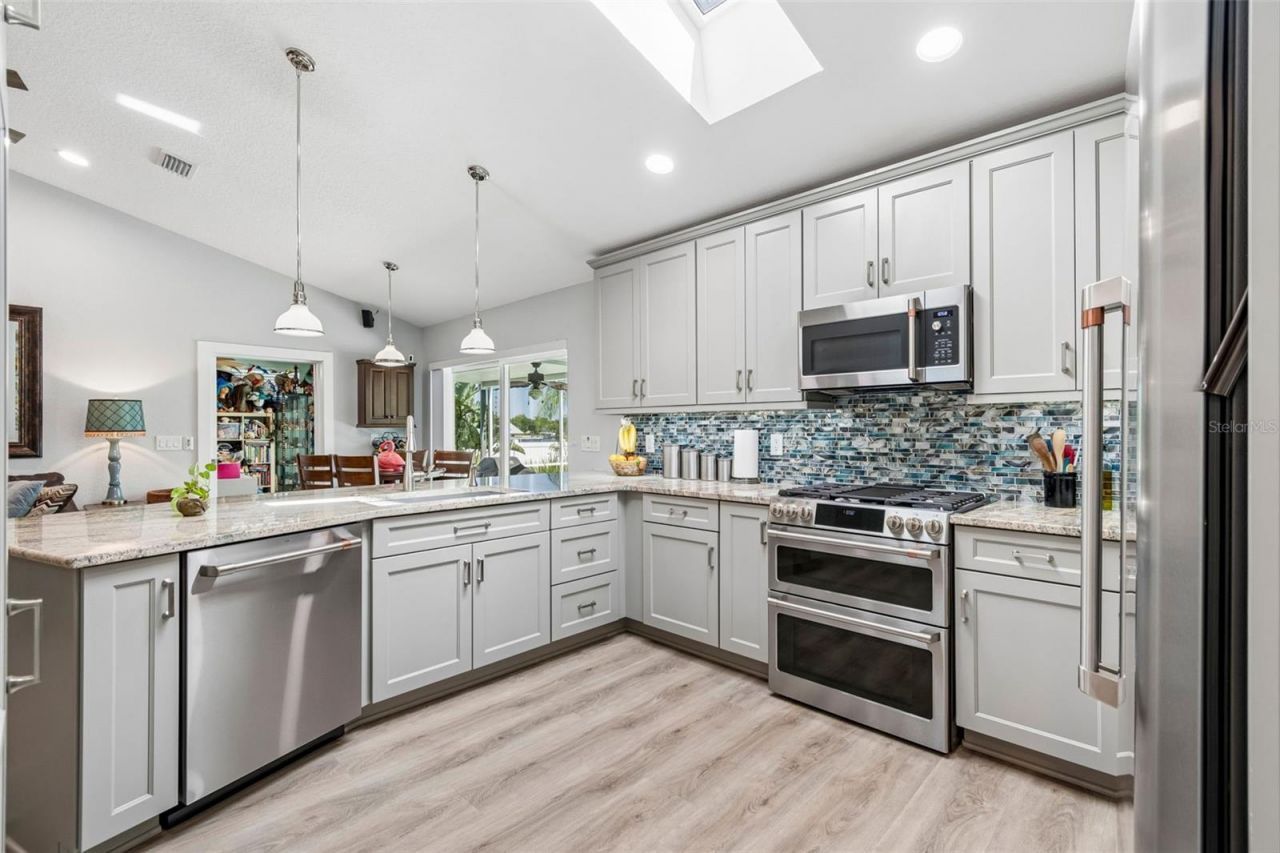 403 Flamingo Drive, Apollo Beach, FL 33572 Photo