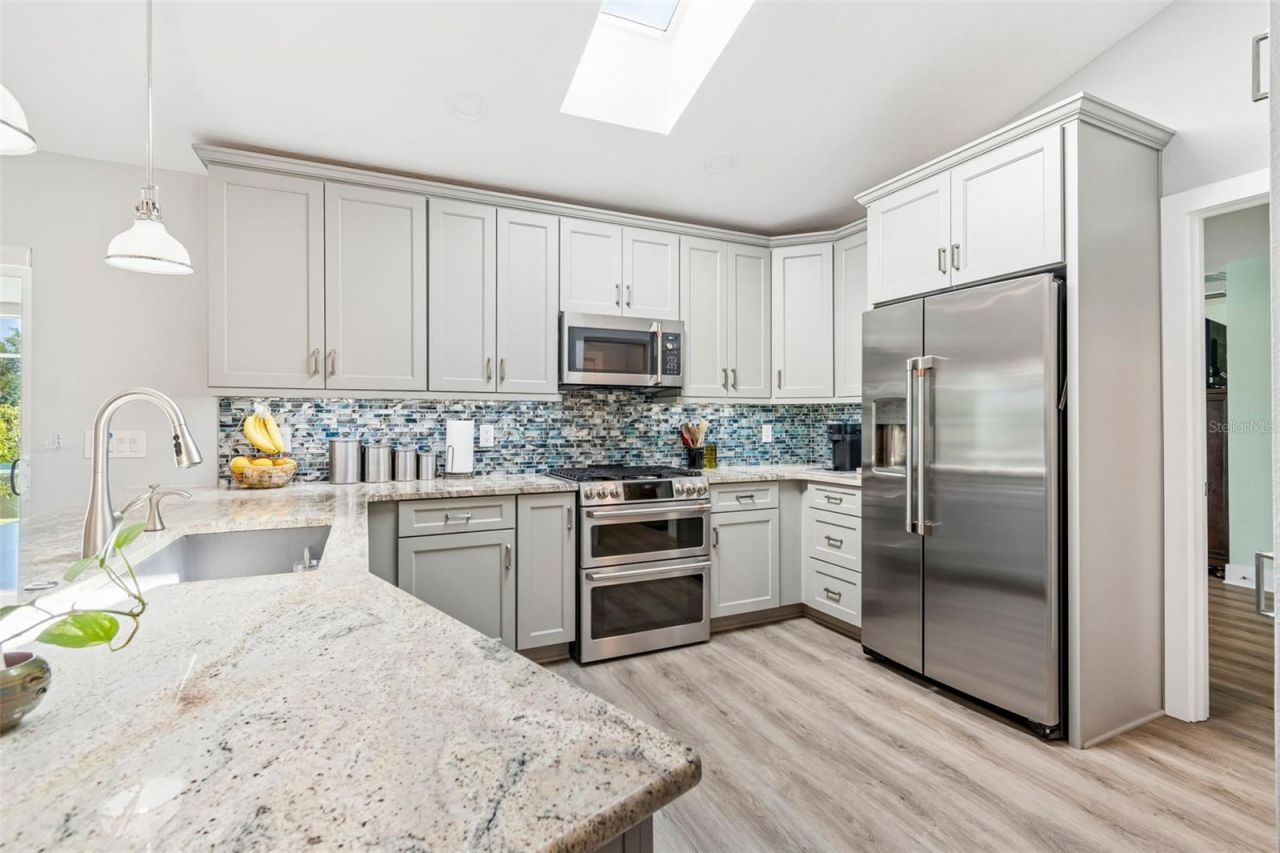 403 Flamingo Drive, Apollo Beach, FL 33572 Photo