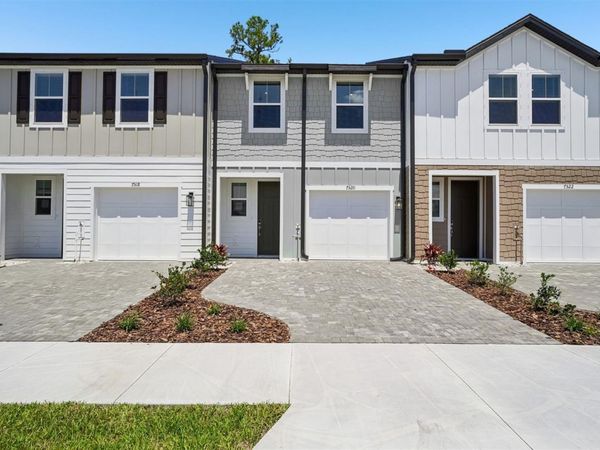 7520 DEER VALLEY CIRCLE , TAMPA, FL 33635