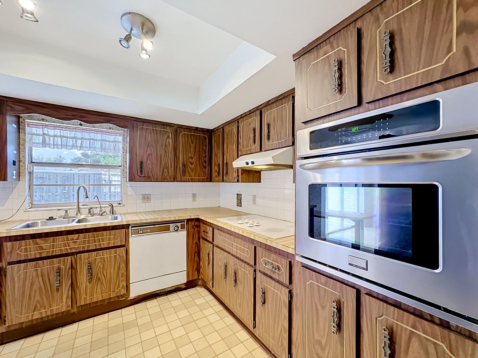 2402 Newport Drive, Fort Pierce, FL 34982 Photo
