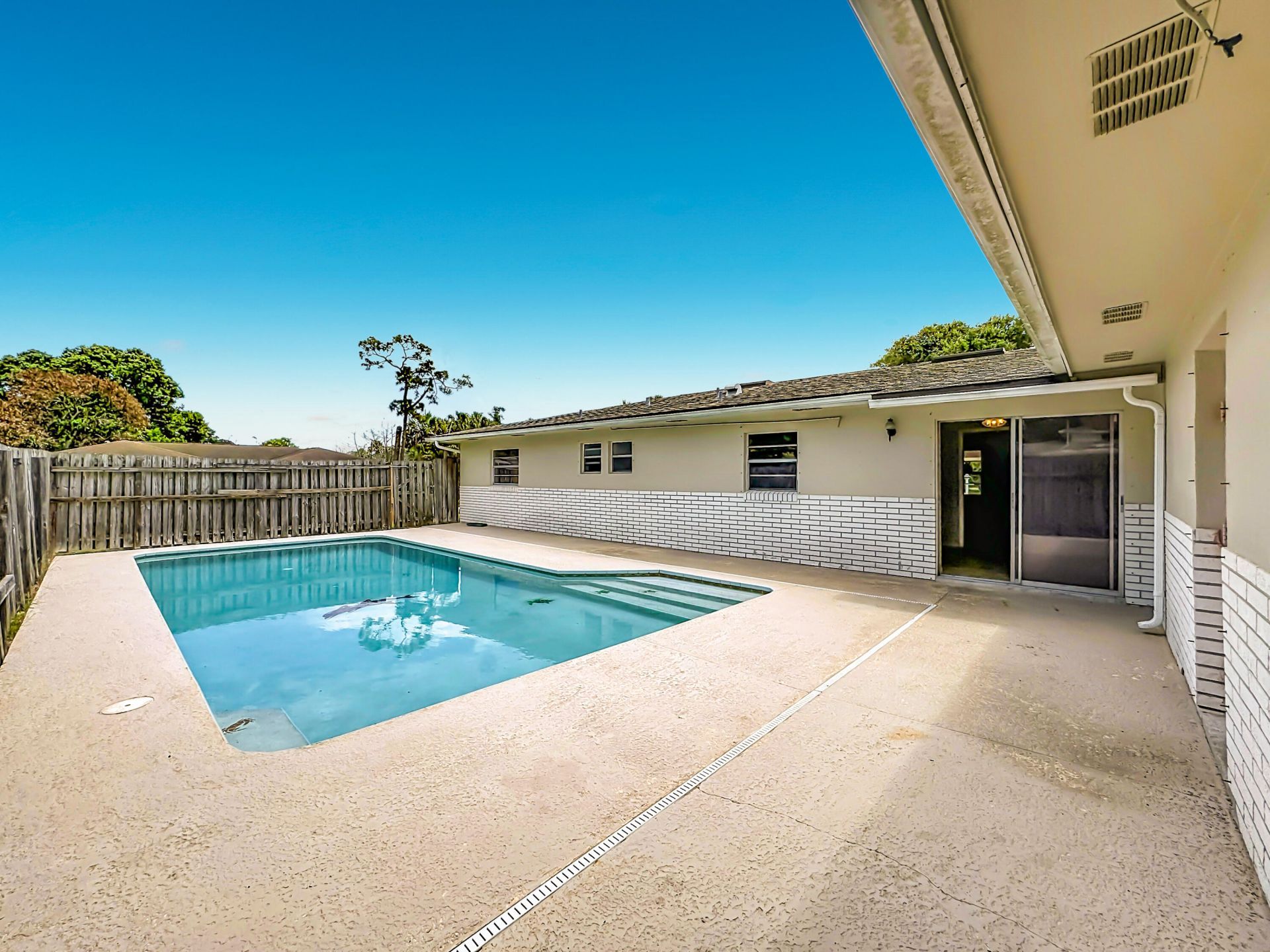 2402 Newport Drive, Fort Pierce, FL 34982 Photo