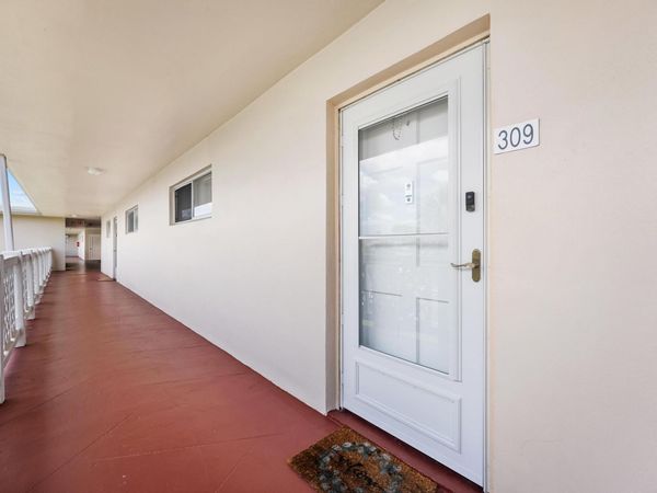 2682 S Garden Dr S, Unit 309, Lake Worth, FL 33461