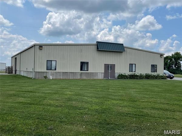 13 Commerce Drive , Freeburg, IL 62243
