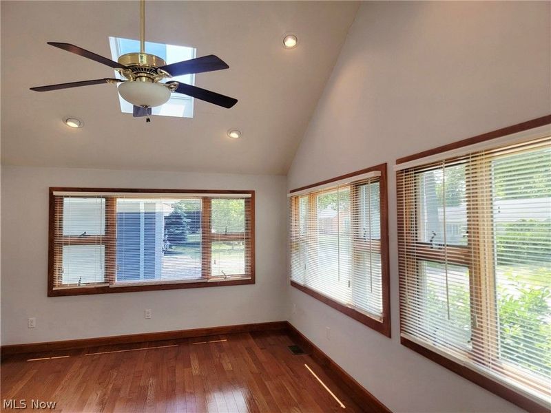 233 S Point Drive, Avon Lake, OH 44012 Photo 5