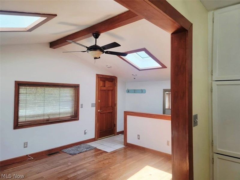 233 S Point Drive , Avon Lake, OH 44012 Photo 6