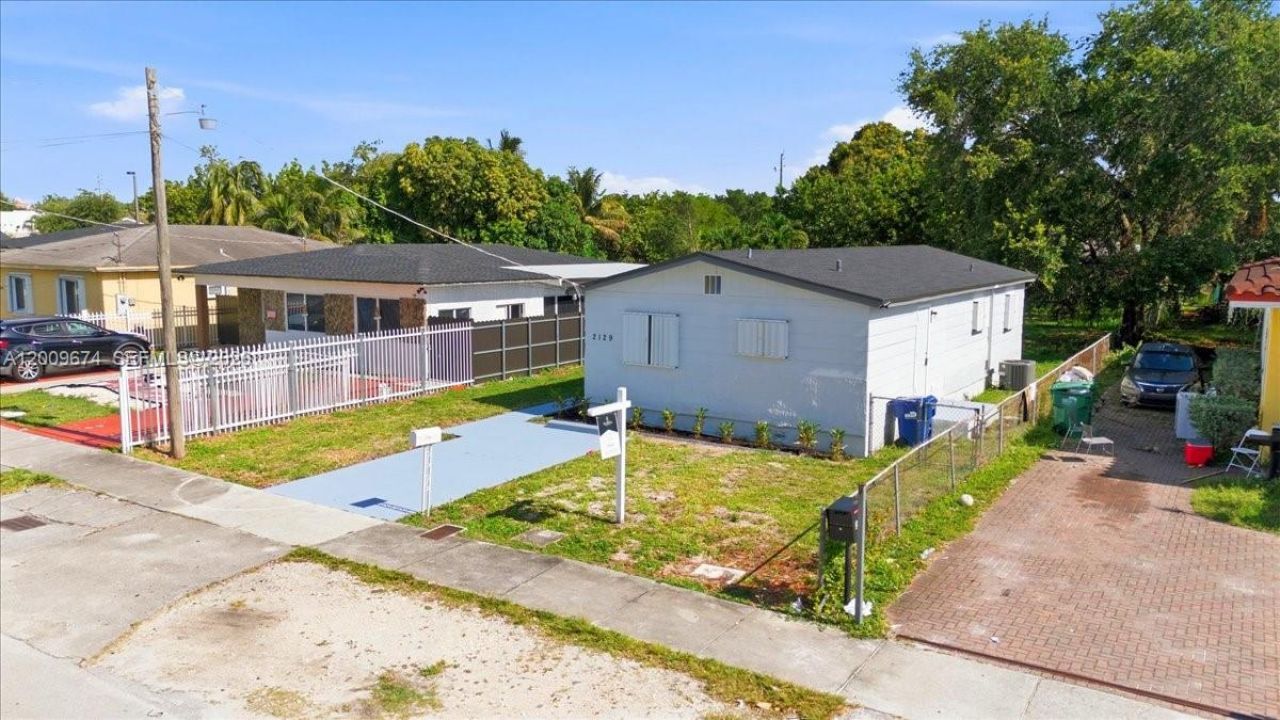 2129 NW 59th St, Miami, FL 33142 Photo