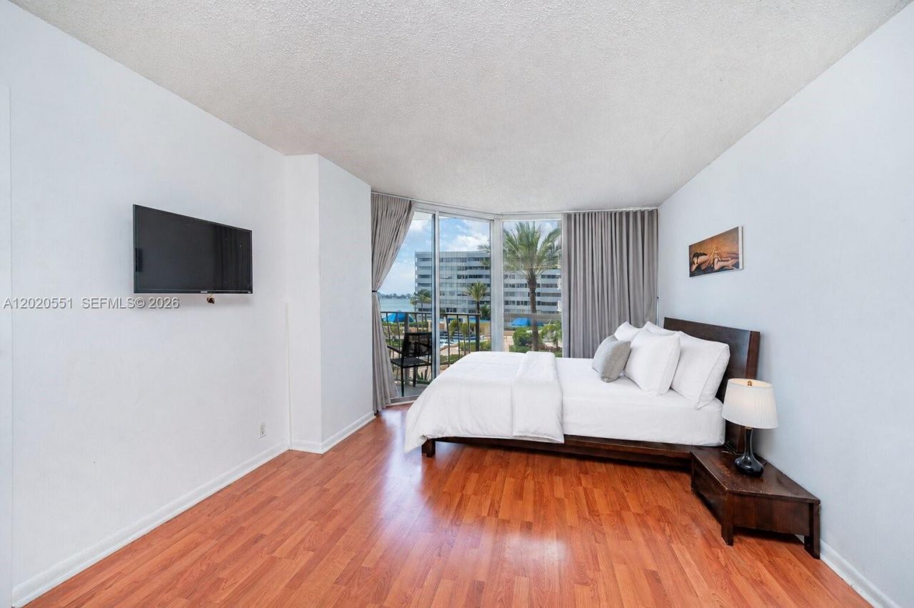 7601 E Treasure Dr , Unit 623, North Bay Village, FL 33141 Photo