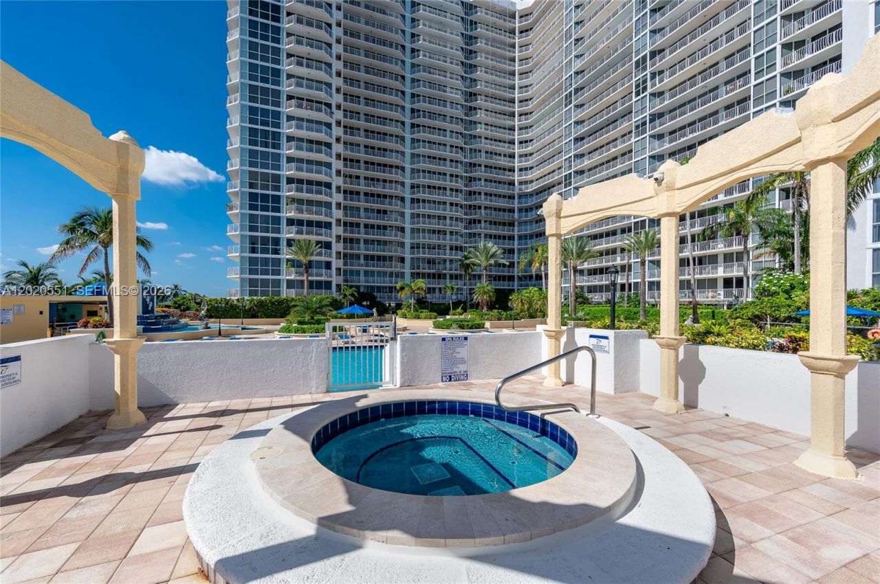 7601 E Treasure Dr , Unit 623, North Bay Village, FL 33141 Photo